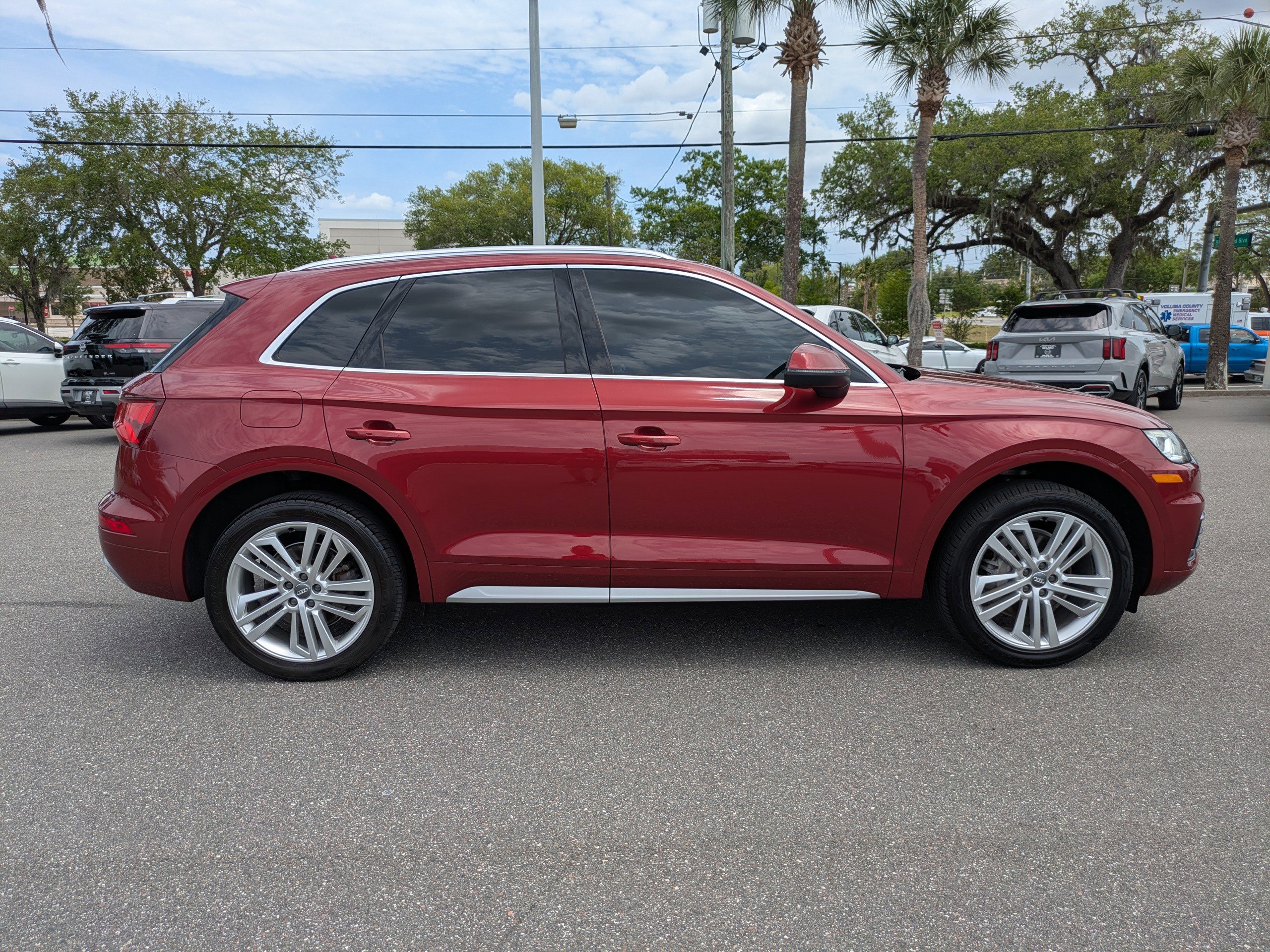 Used 2018 Audi Q5 2.0T Premium Plus w/ Premium Plus Package AWD/4WD image 3