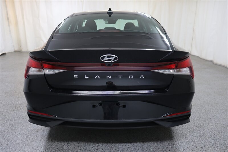 Used 2021 Hyundai Elantra SEL FWD image 5