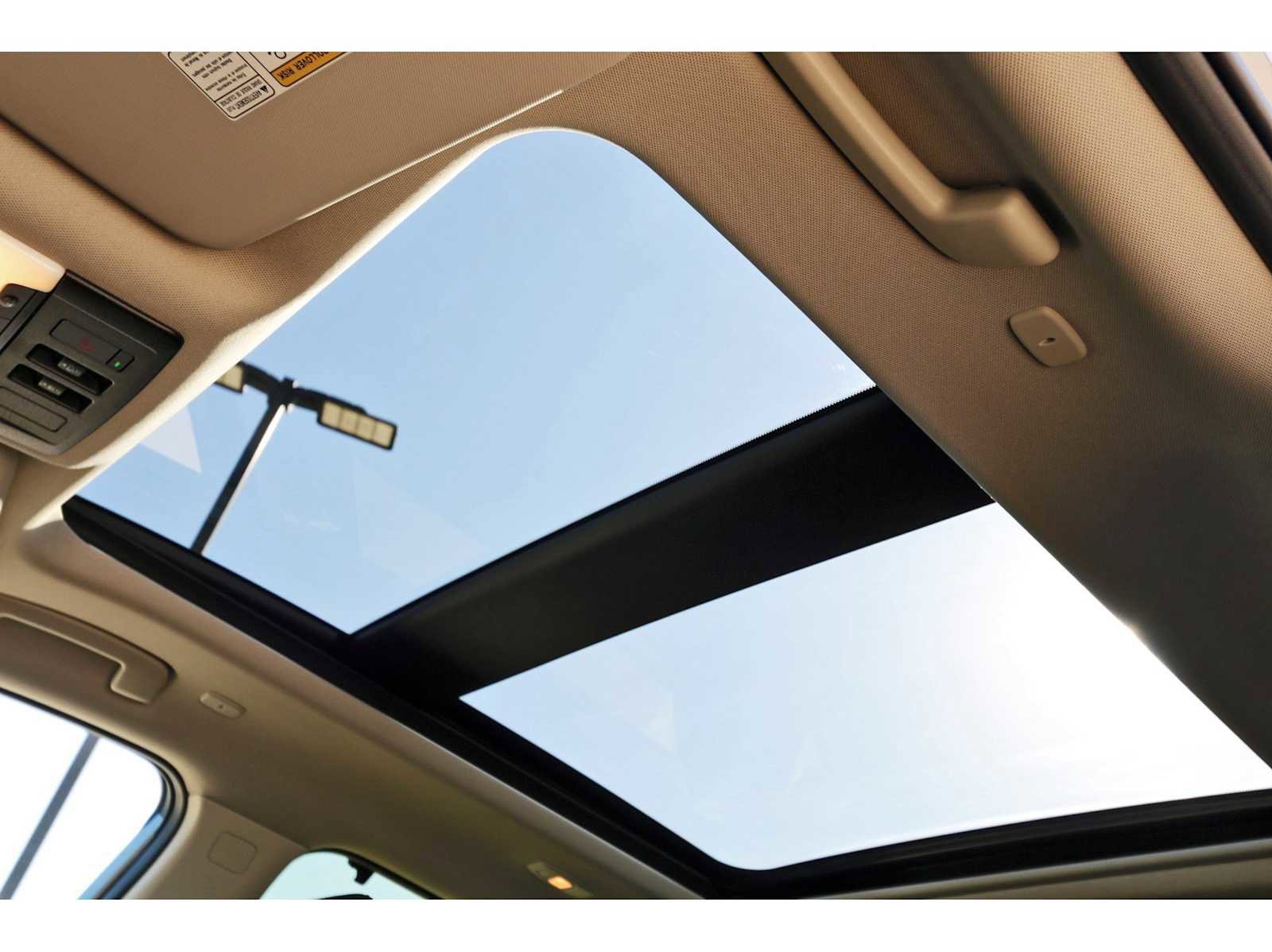 Used 2025 Nissan Rogue SL w/ Tech Package image 28