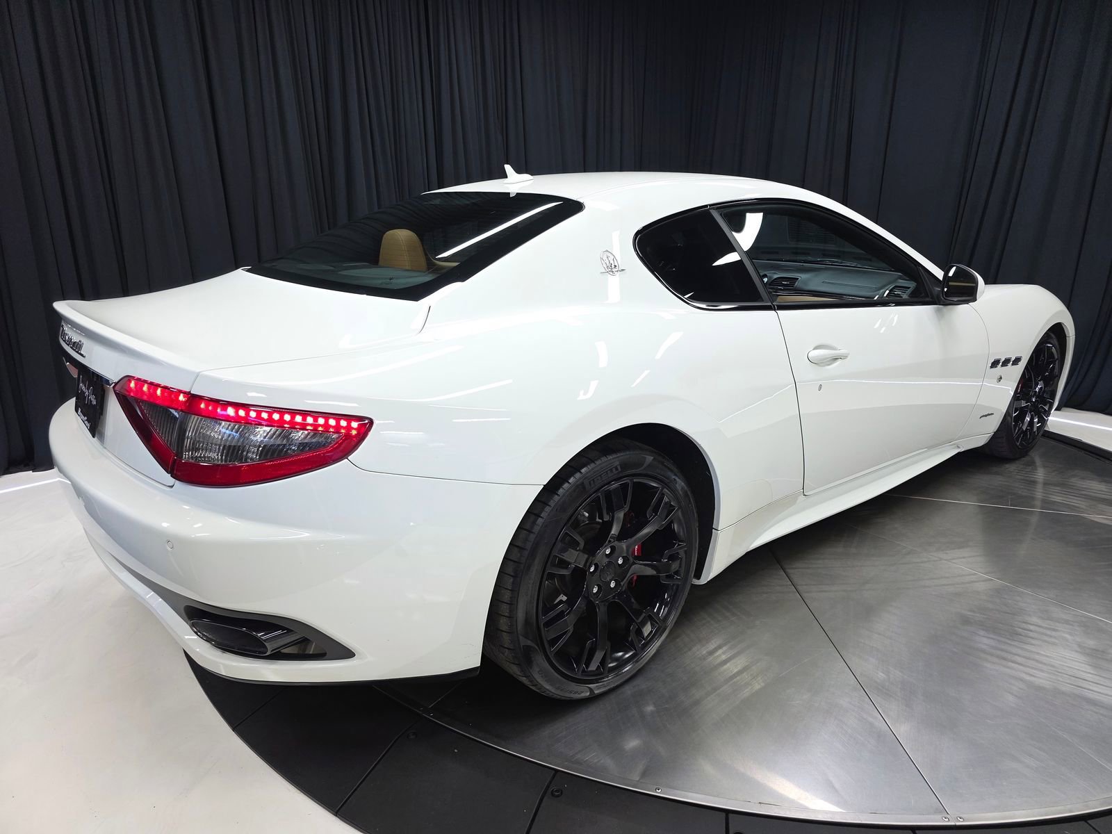 Used 2015 Maserati GranTurismo Sport RWD image 45
