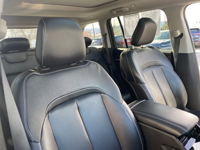 Used 2022 Jeep Grand Cherokee Limited image 15