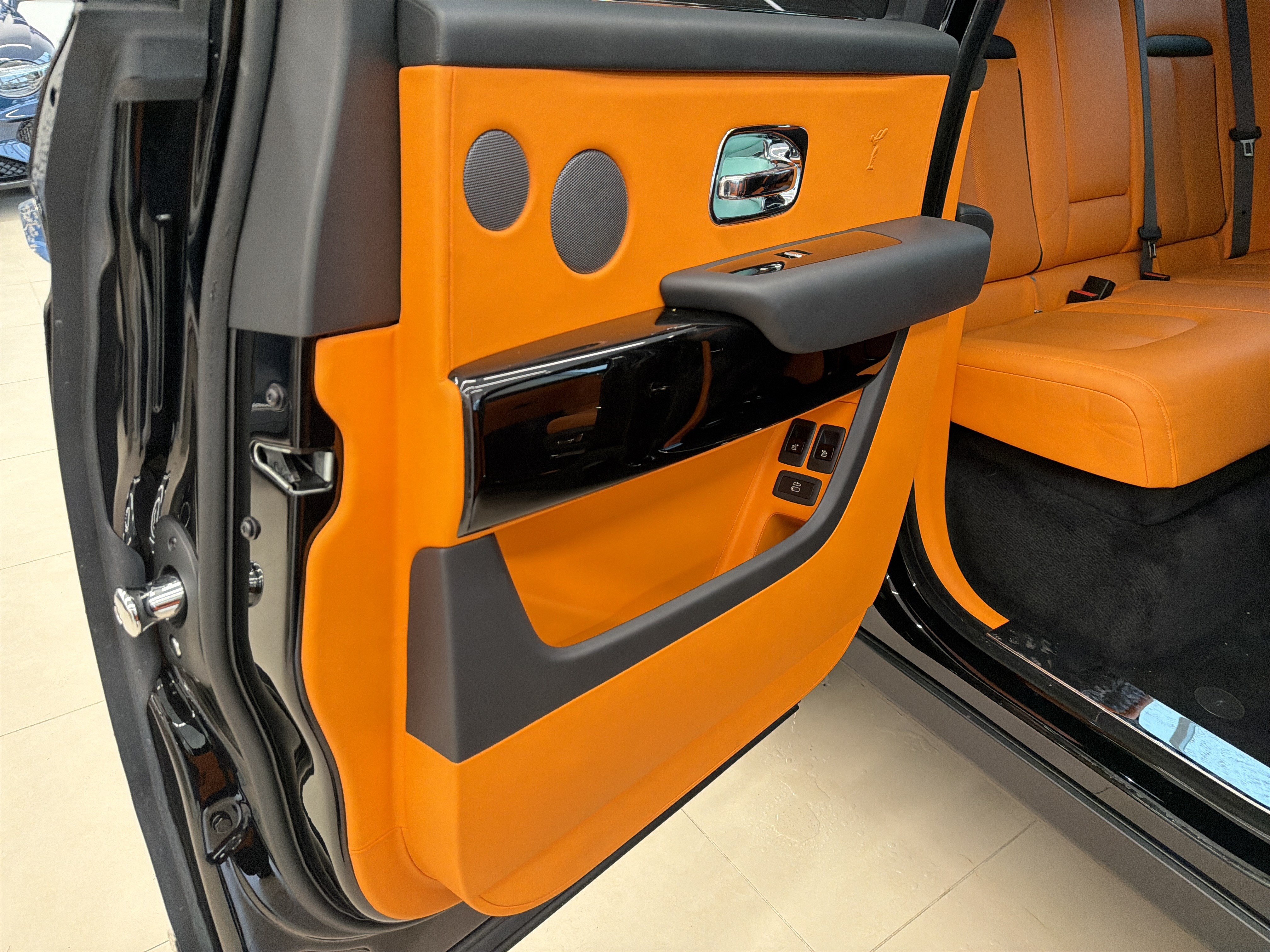 Certified 2022 Rolls-Royce Cullinan AWD/4WD image 33