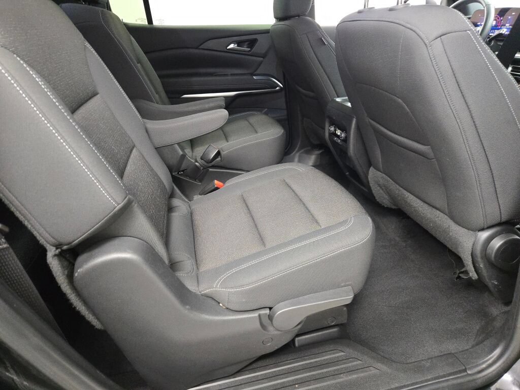 Used 2024 Chevrolet Traverse LT AWD/4WD image 9