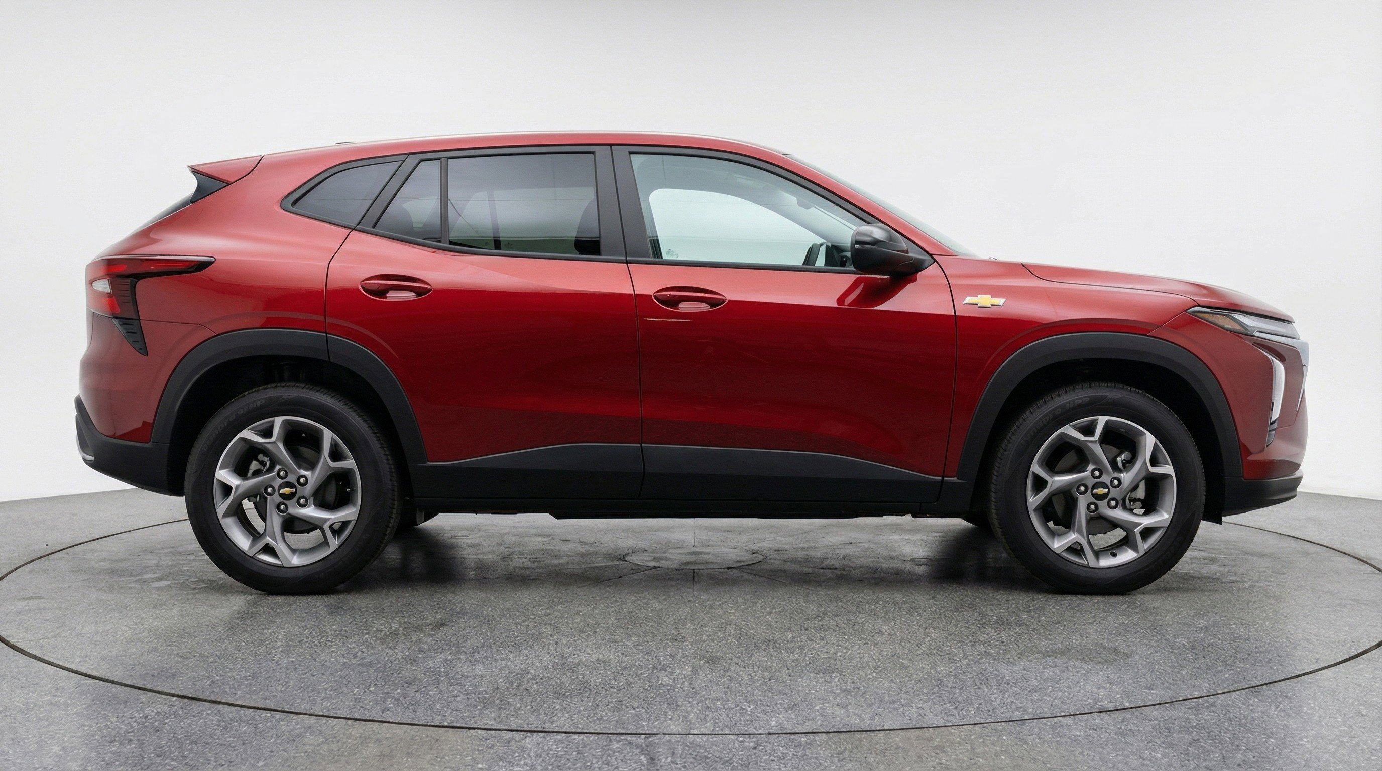 Used 2025 Chevrolet Trax LT image 11