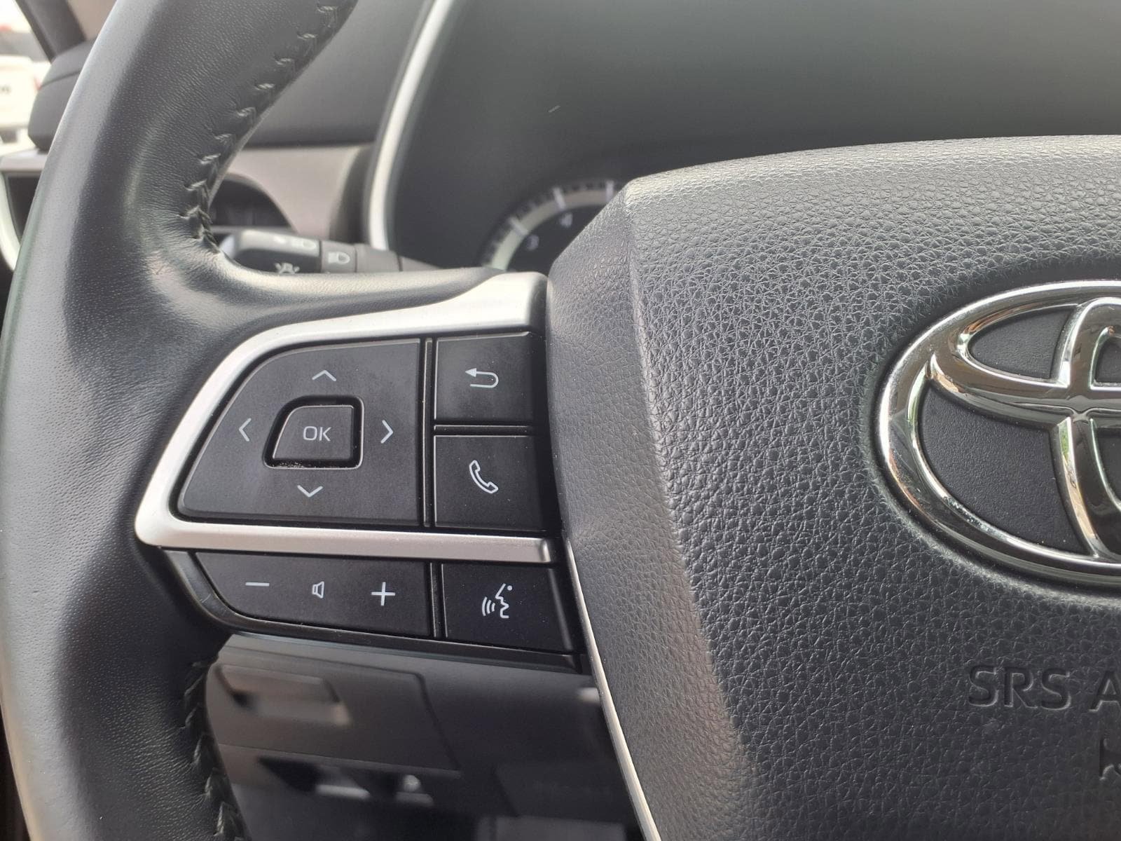 Used 2022 Toyota Highlander XLE FWD image 14