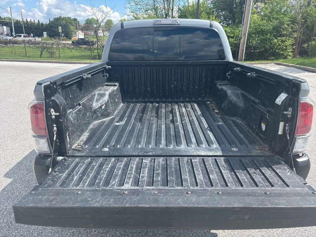 Used 2020 Toyota Tacoma TRD Off-Road w/ Technology Package AWD/4WD image 7