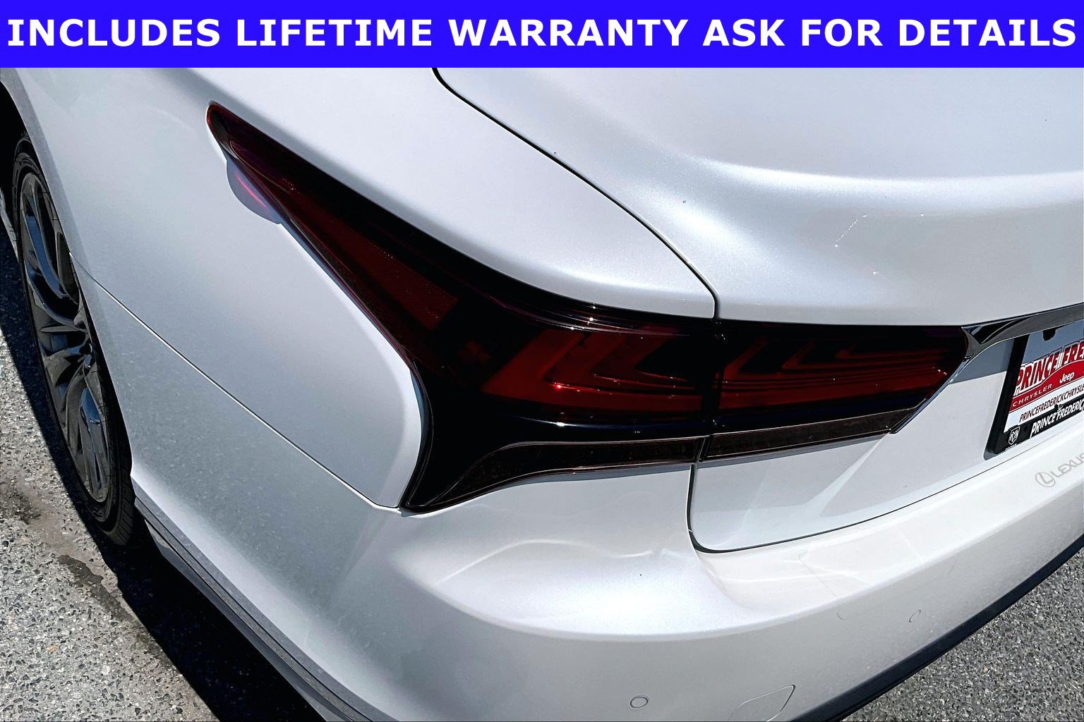 Used 2022 Lexus LS 500 w/ Accessory Package (Z2) RWD image 25