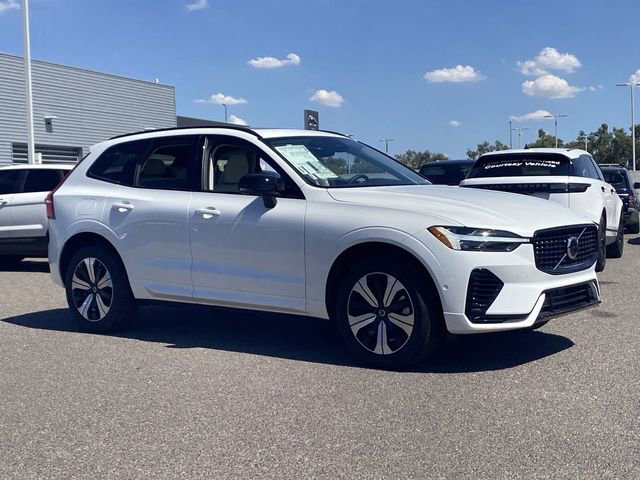 Certified 2025 Volvo XC60 T8 Plus AWD/4WD image 4