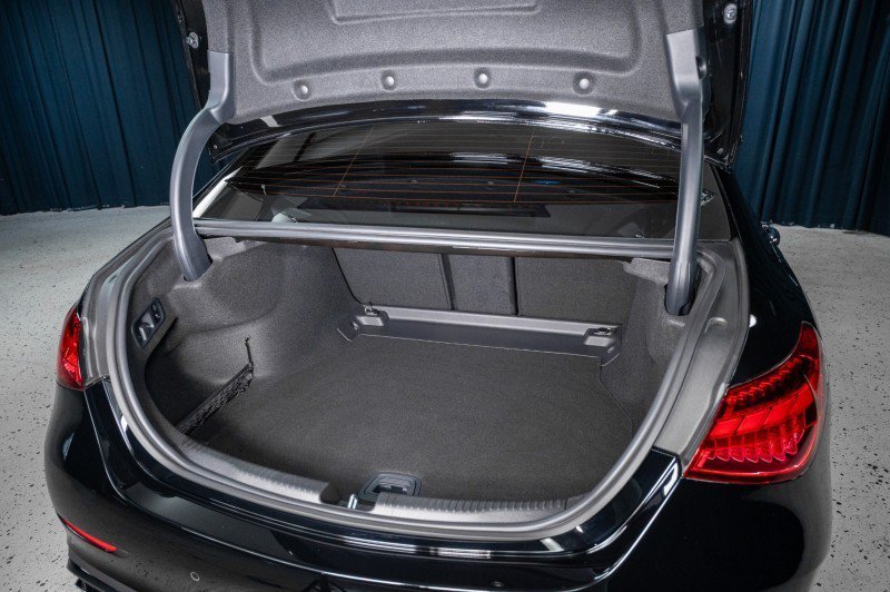 Used 2026 Mercedes-Benz C 300 Sedan image 6