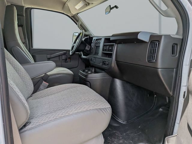 Used 2025 Chevrolet Express 3500 w/ RV Package RWD image 18