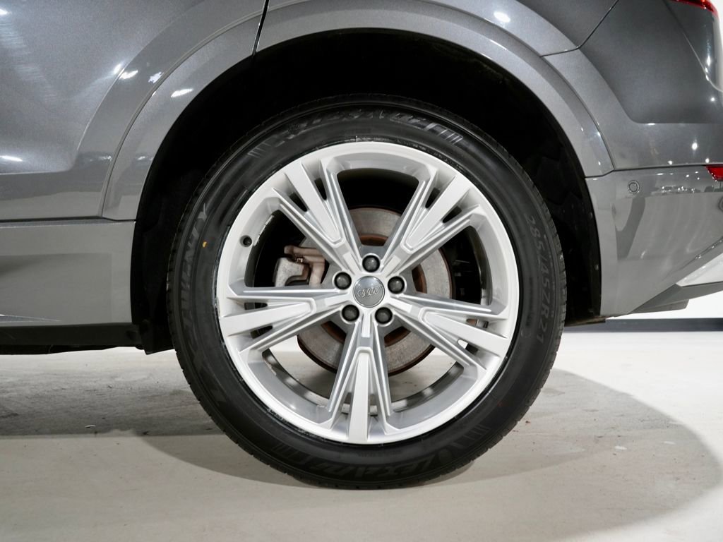 Used 2020 Audi Q8 Premium Plus w/ Premium Plus Package image 34