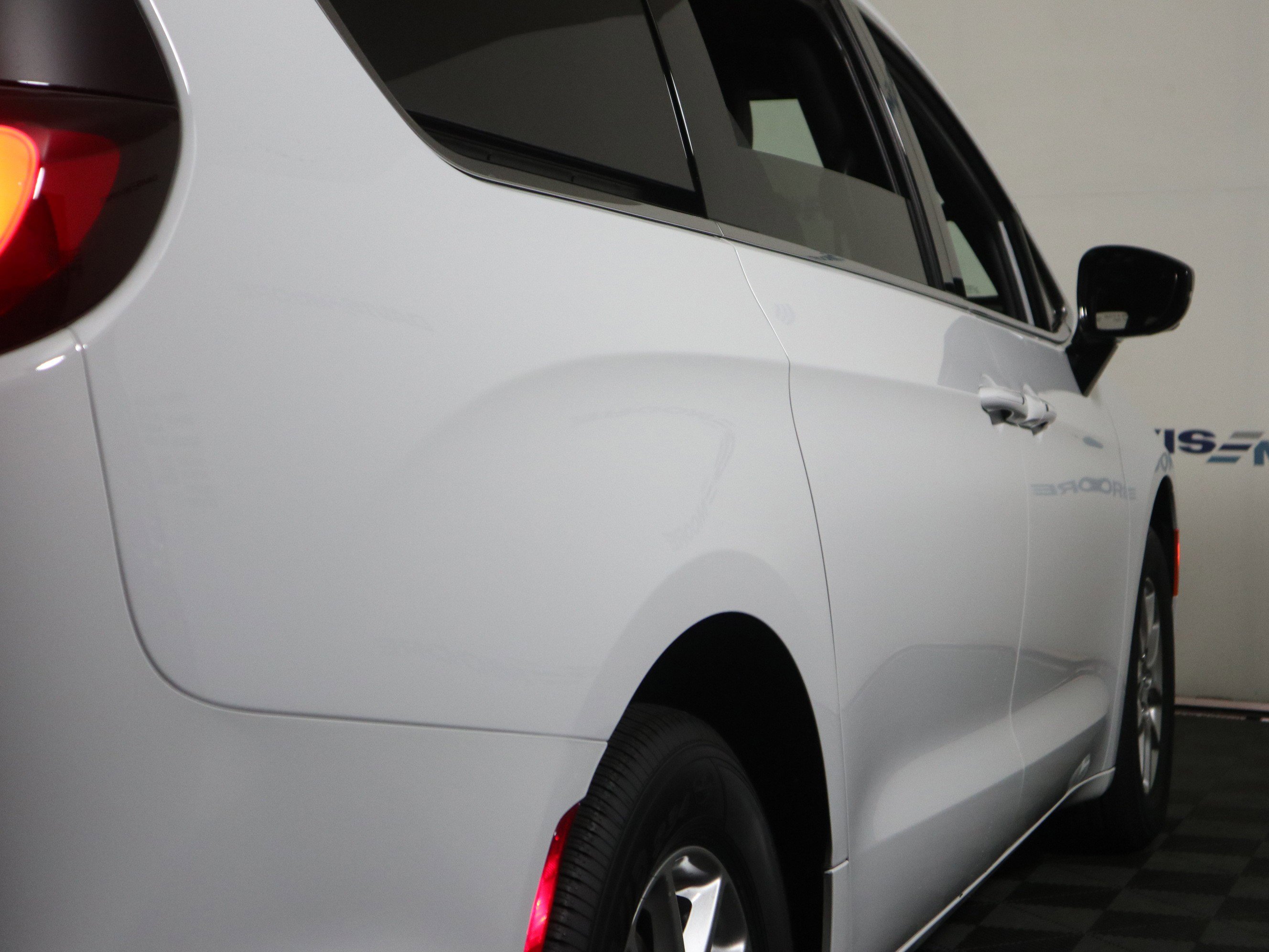 New 2026 Chrysler Pacifica Select image 5