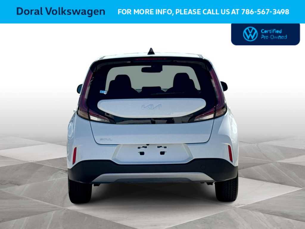 Used 2025 Kia Soul LX FWD image 7