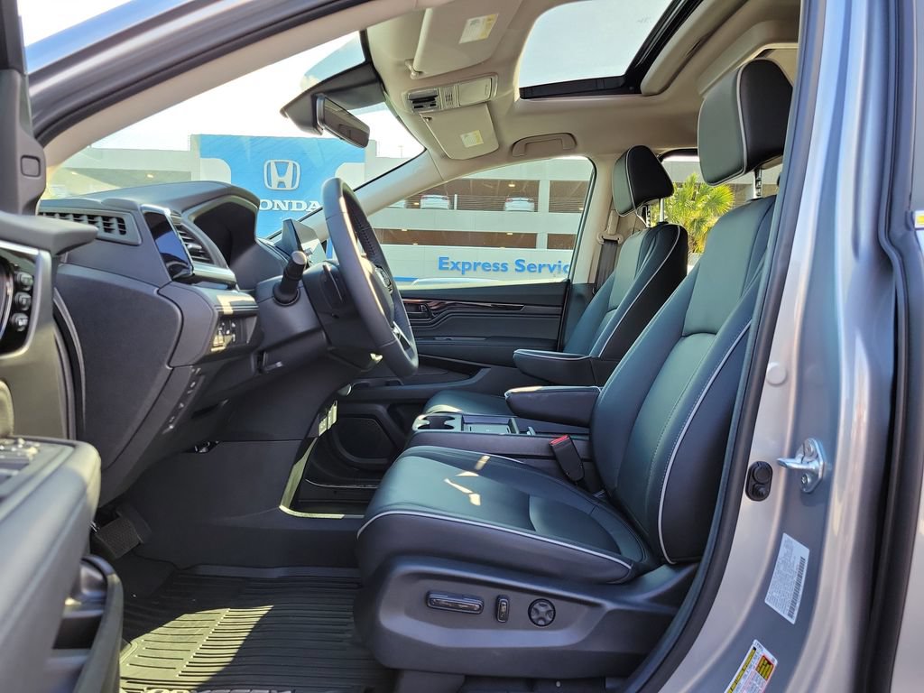 Certified 2026 Honda Odyssey Touring image 27