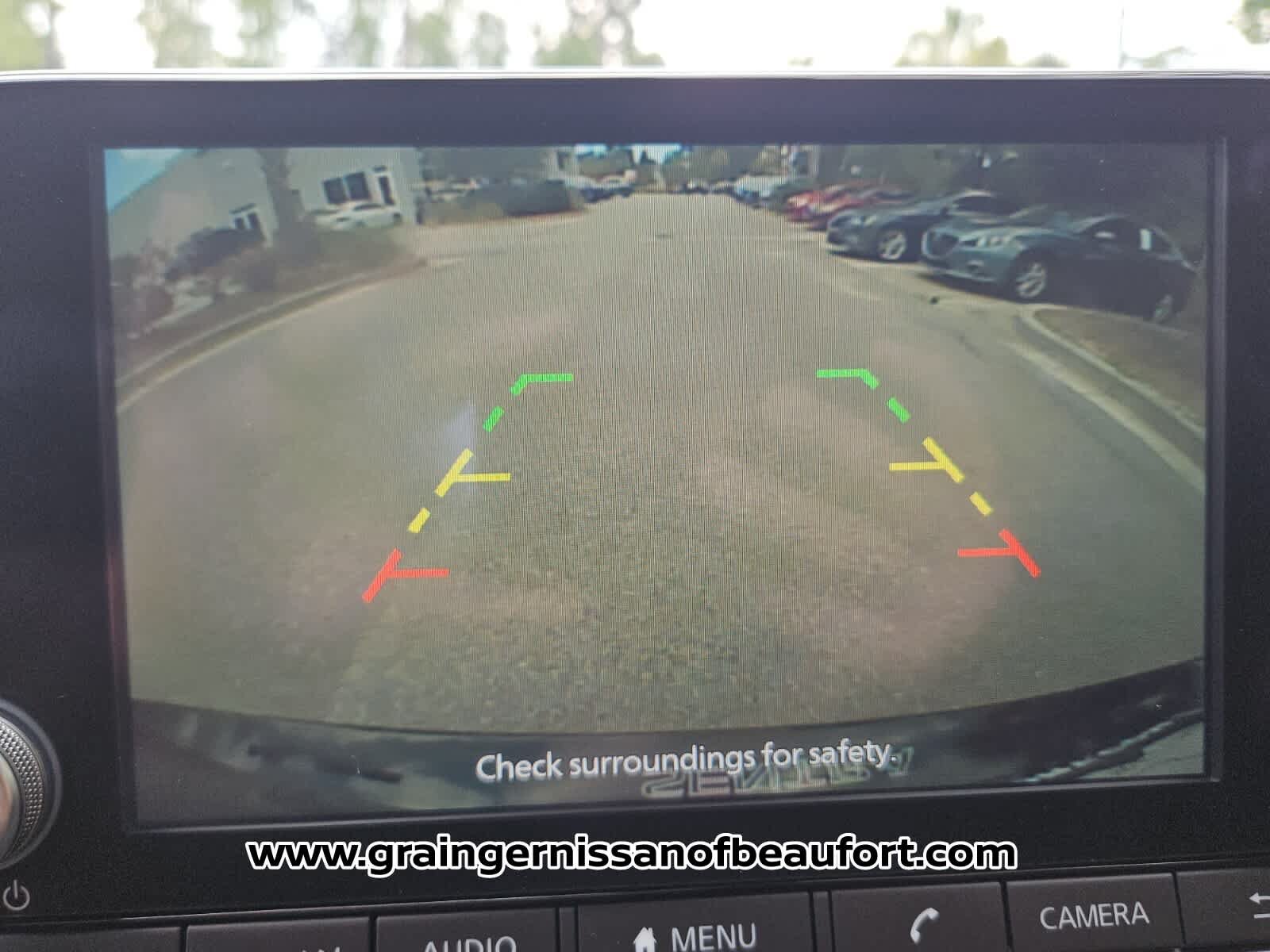 Used 2025 Nissan Sentra SV FWD image 9