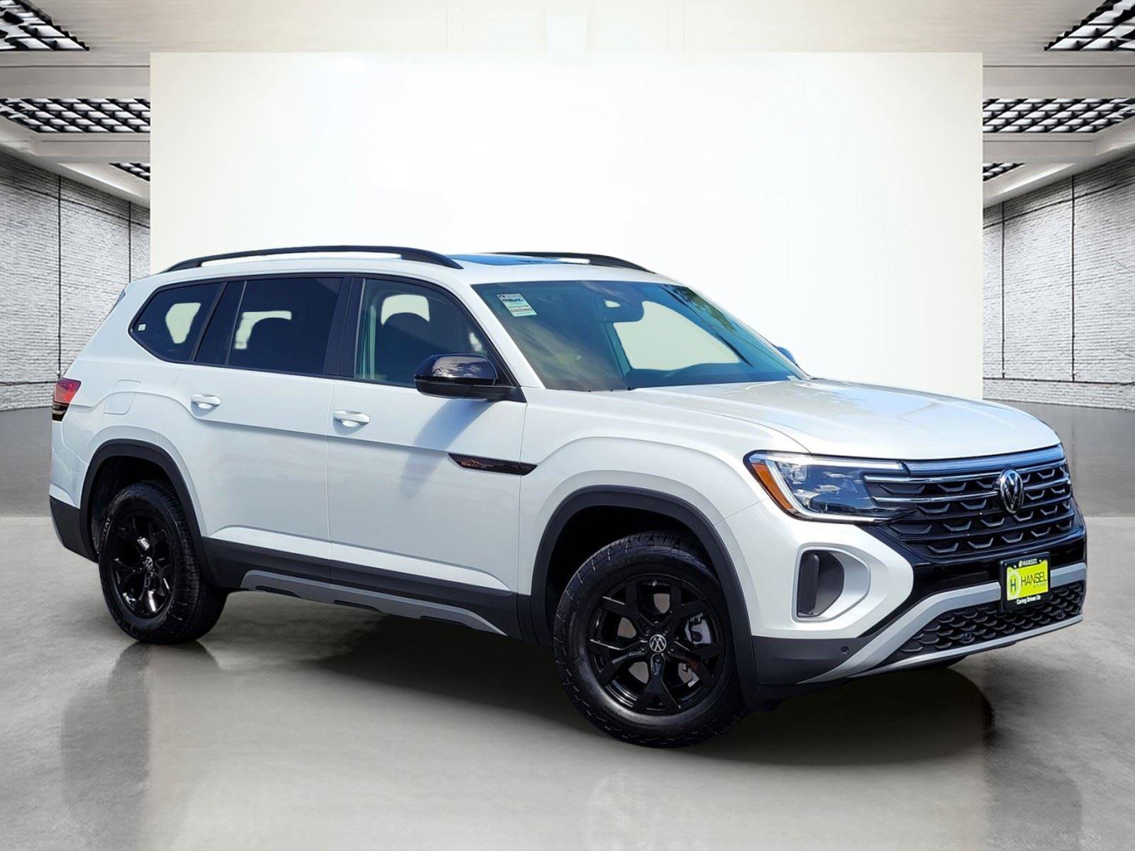 New 2026 Volkswagen Atlas Peak Edition AWD/4WD image 2