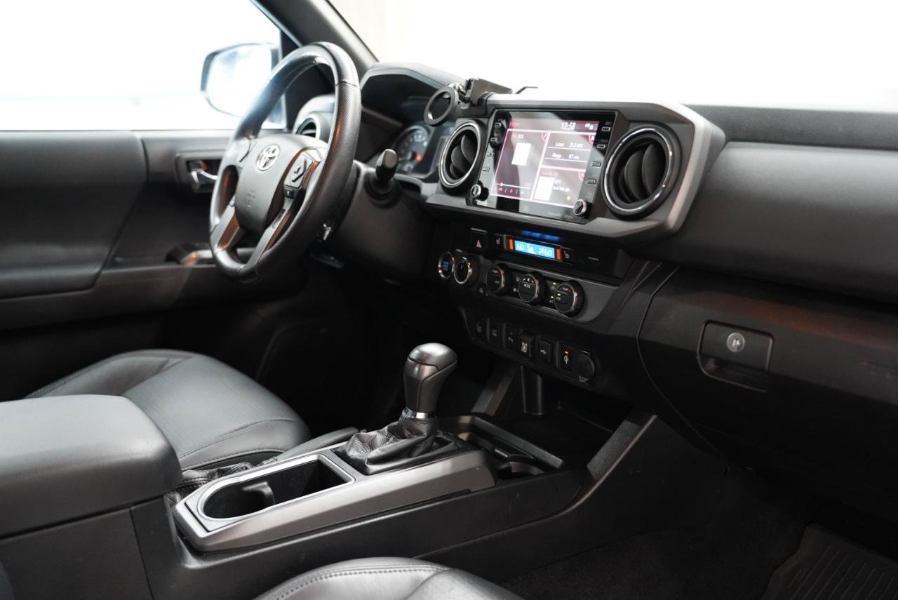 Used 2021 Toyota Tacoma TRD Sport w/ TRD Premium Sport Package AWD/4WD image 17