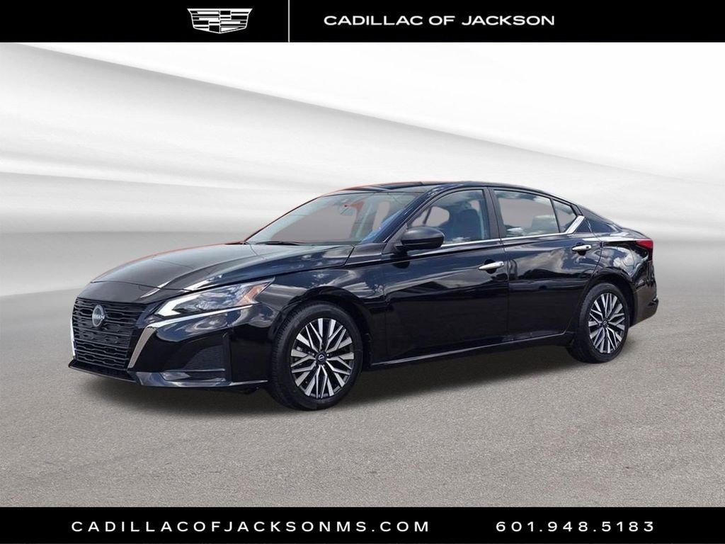 Used 2025 Nissan Altima 2.5 SV FWD image 1