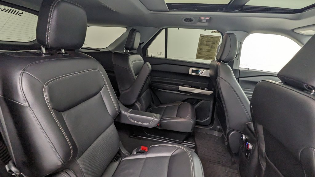 Certified 2024 Ford Explorer Limited w/ Limited Technology Package AWD/4WD image 40