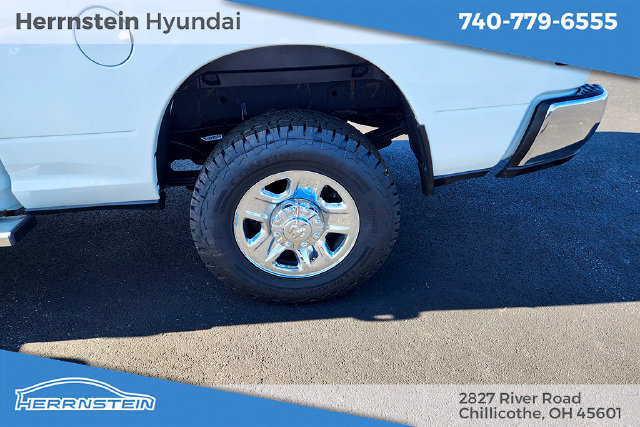 Used 2024 RAM 3500 Tradesman w/ Chrome Appearance Group AWD/4WD image 13