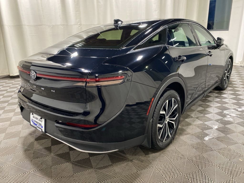 Used 2023 Toyota Crown XLE image 18