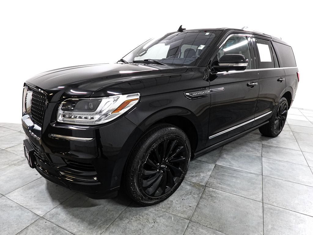 Used 2020 Lincoln Navigator Reserve image 3