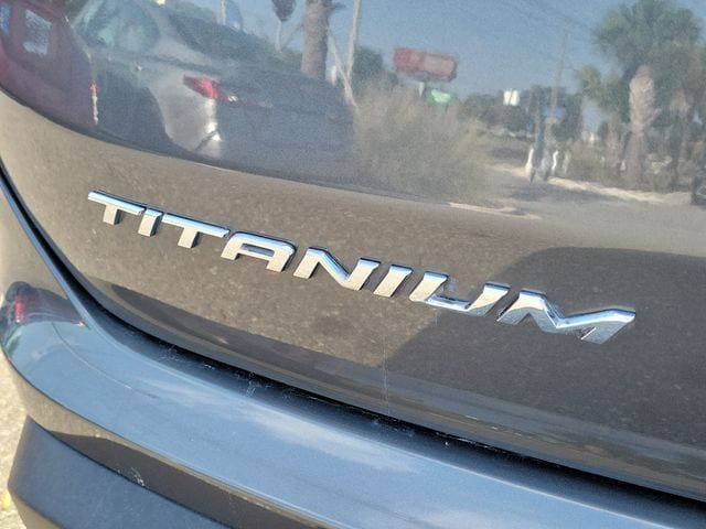 Used 2022 Ford Edge Titanium w/ Equipment Group 301A AWD/4WD image 6