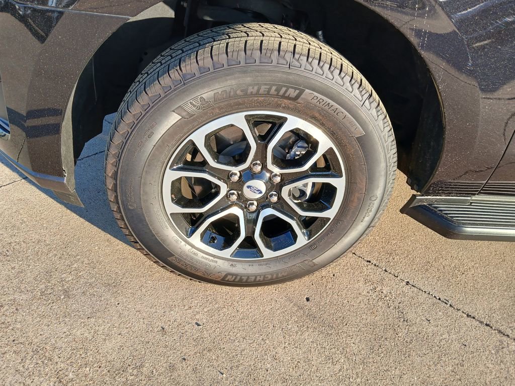 Used 2024 Ford Expedition XLT image 5