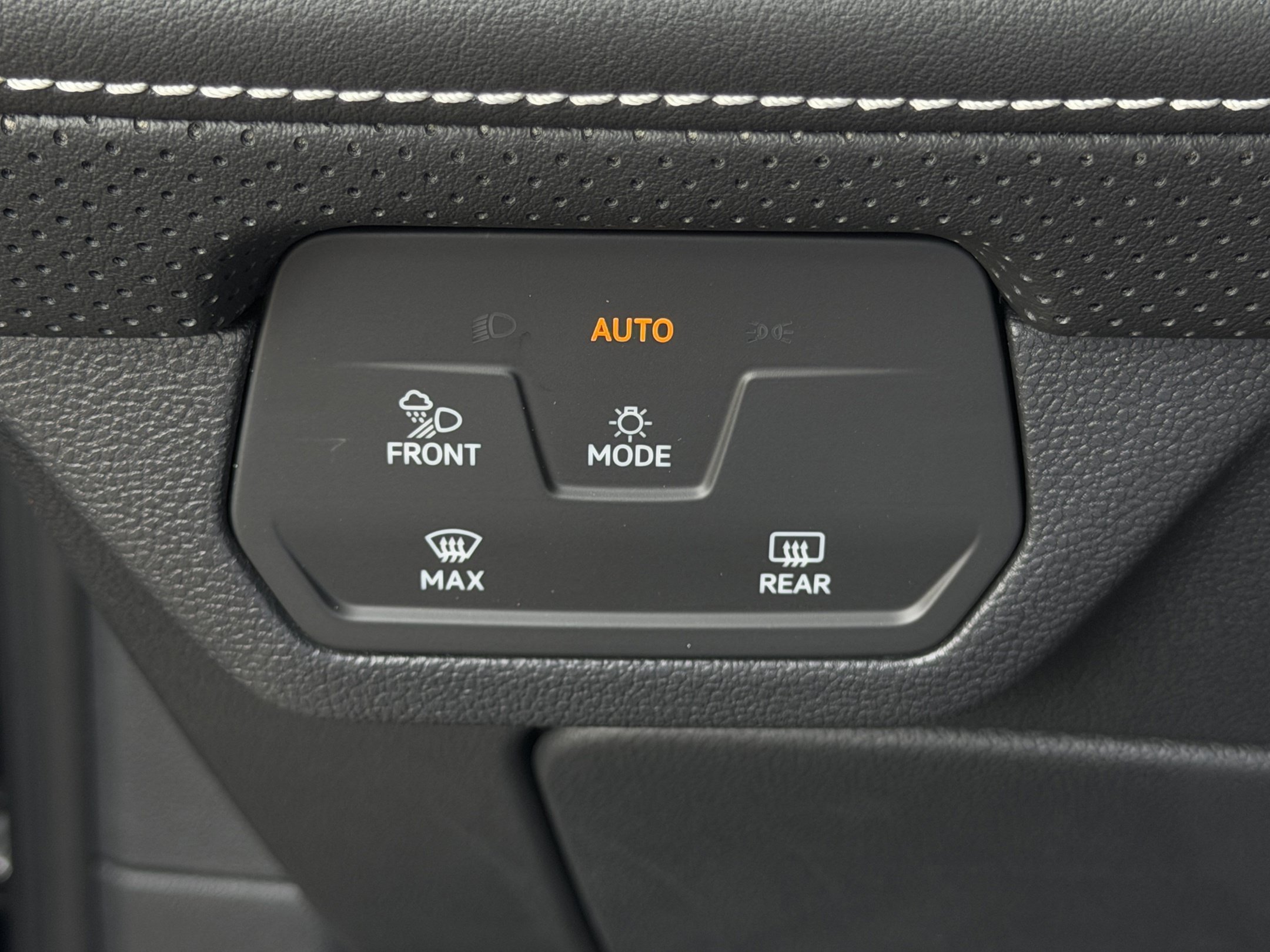 Certified 2026 Volkswagen Atlas SEL AWD/4WD image 17