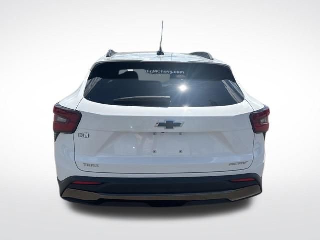 Used 2025 Chevrolet Trax ACTIV w/ Driver Confidence Package FWD image 4