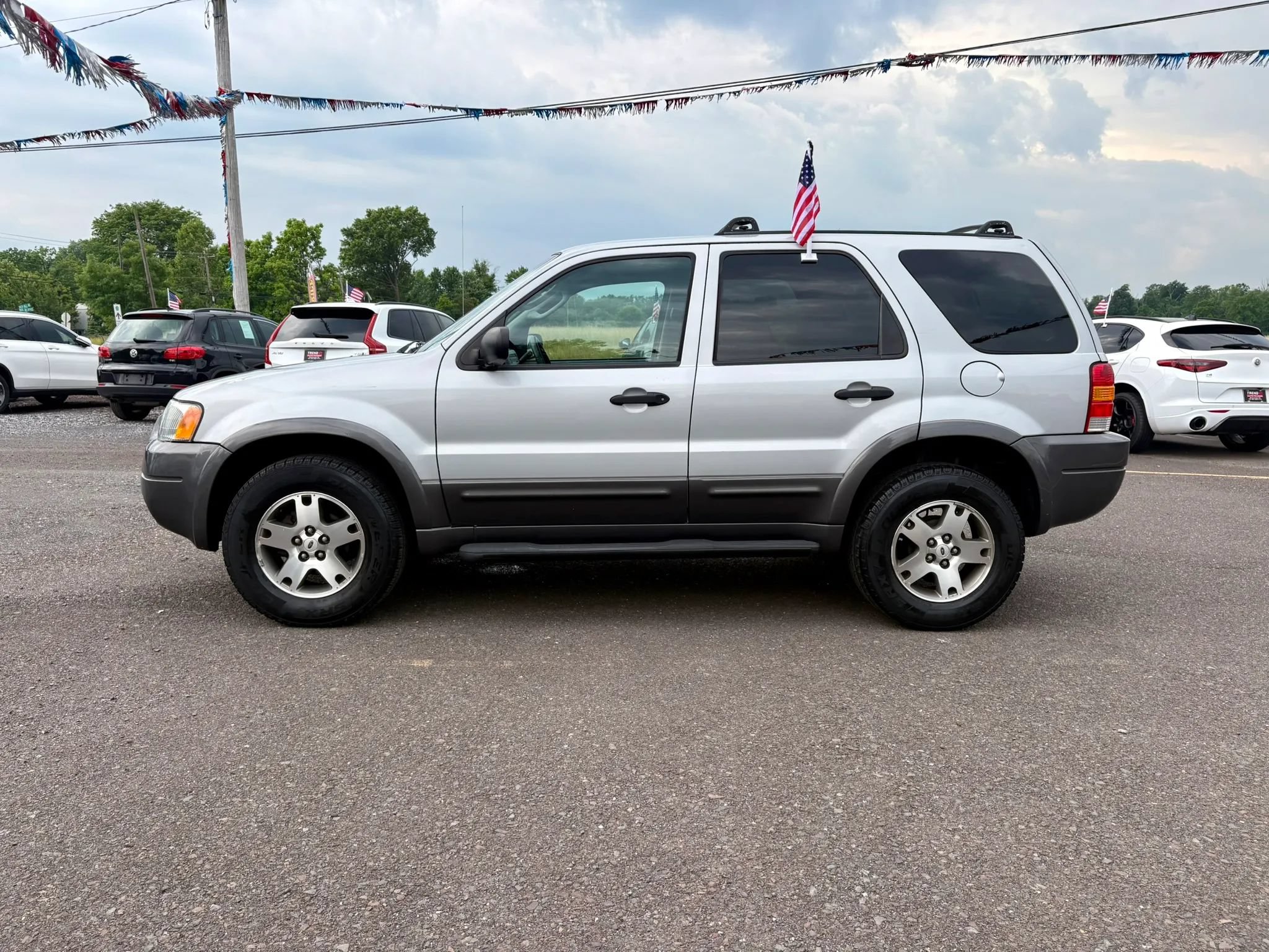 Used 2004 Ford Escape XLT AWD/4WD image 2