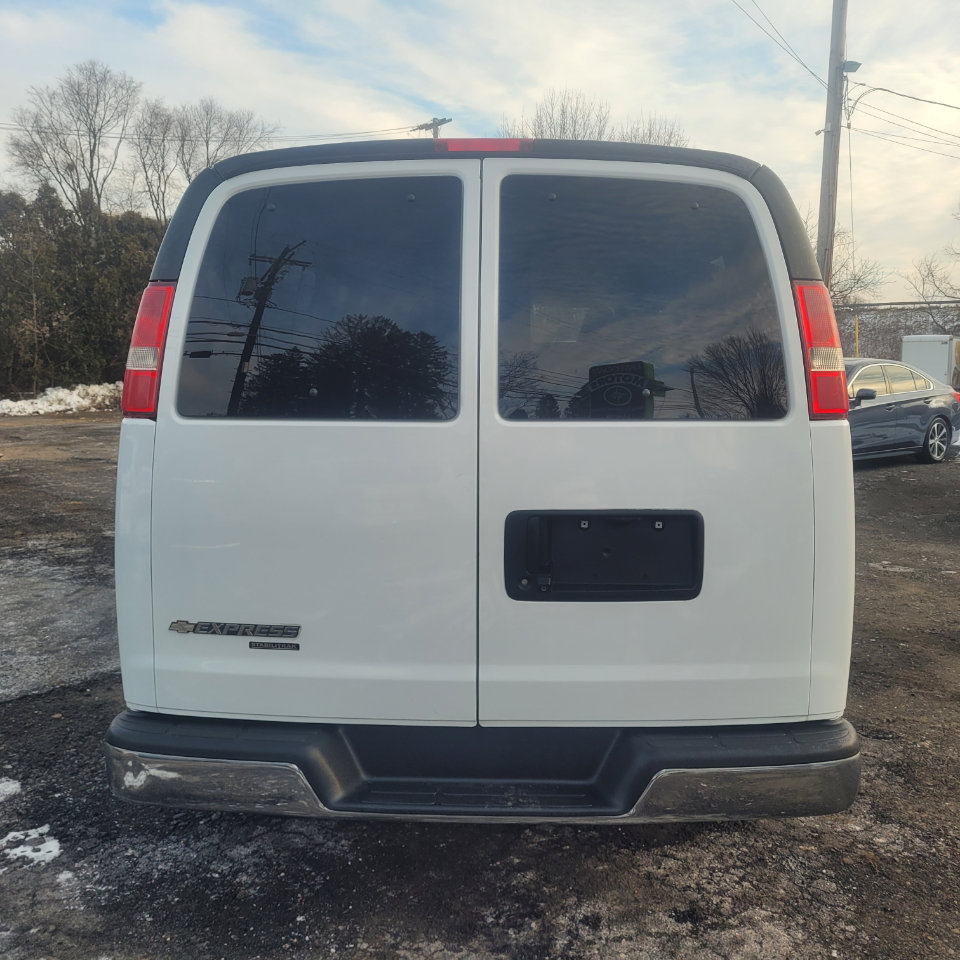 Used 2016 Chevrolet Express 3500 LT w/ LT Preferred Equipment Group image 7