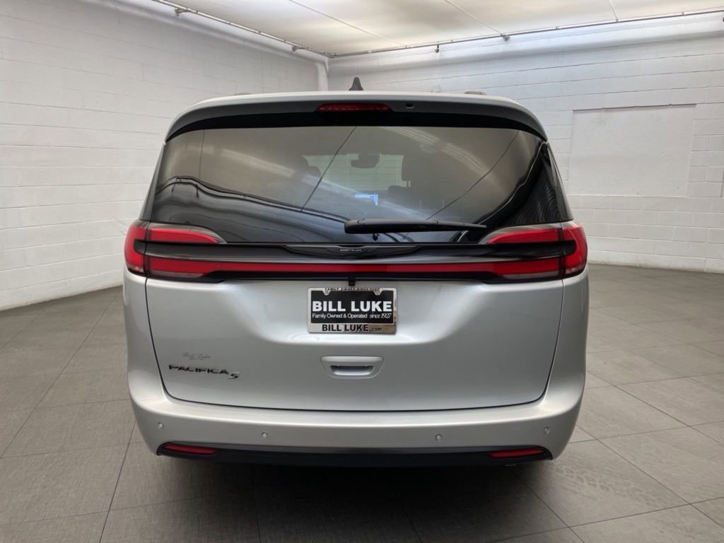 New 2026 Chrysler Pacifica Select FWD image 4