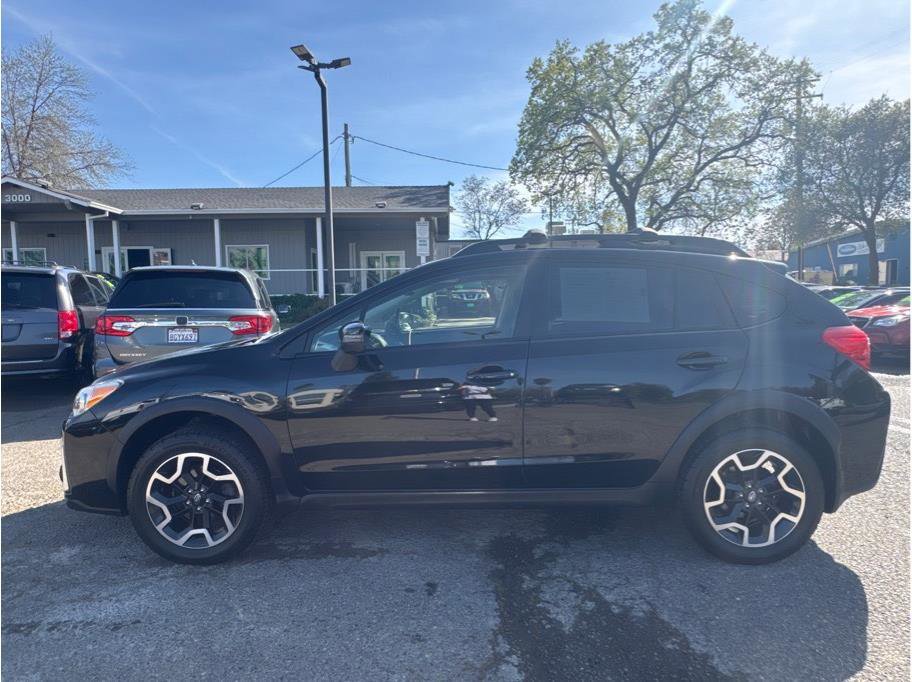 Used 2017 Subaru Crosstrek 2.0i Limited image 4