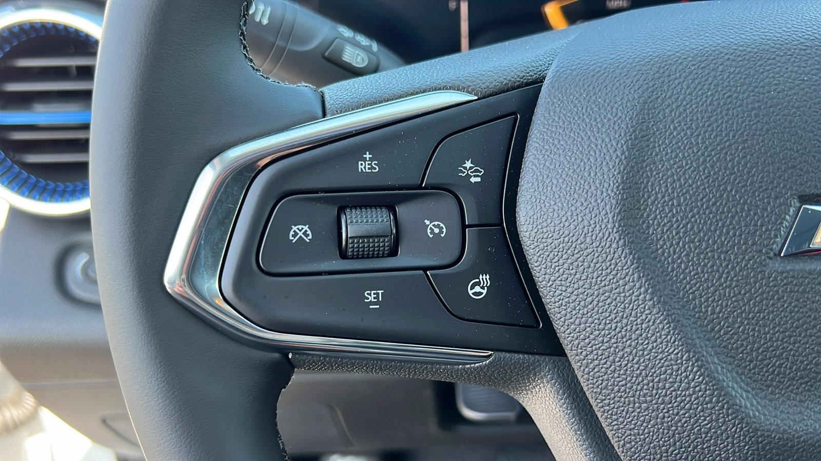 New 2025 Chevrolet Trax LT w/ Driver Confidence Package image 24