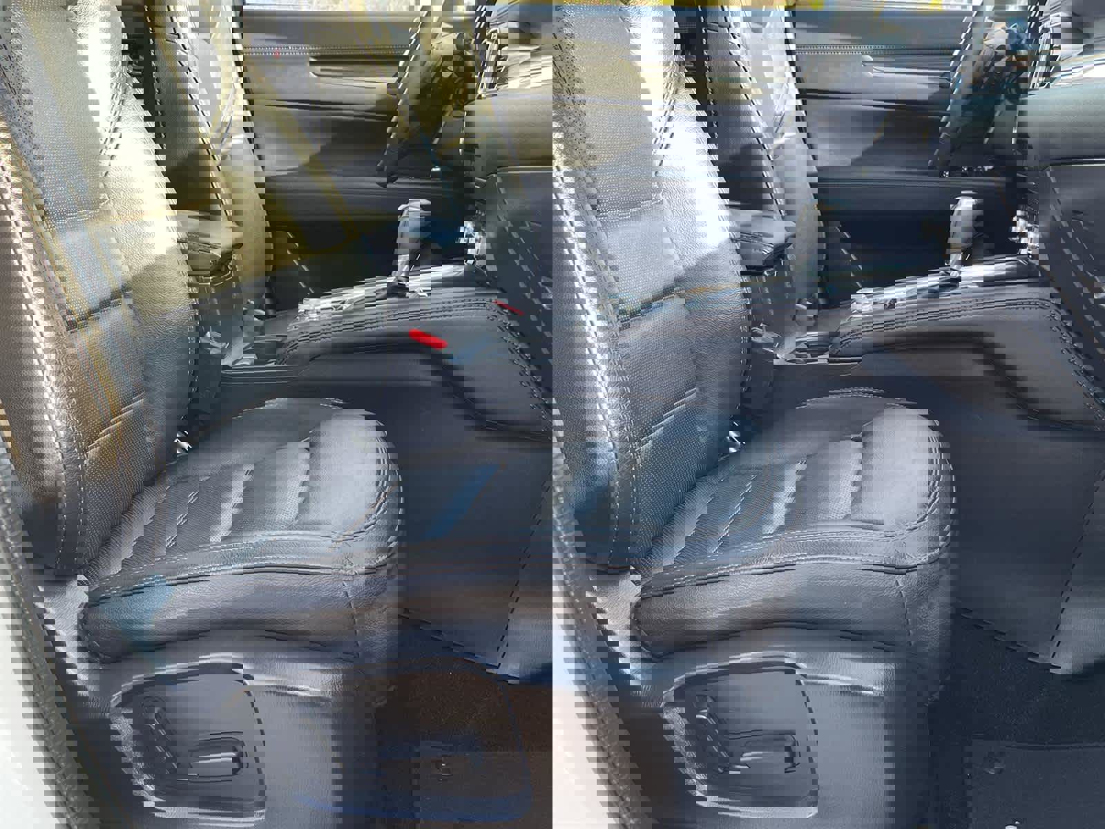 Used 2023 MAZDA CX-5 AWD 2.5 S w/ Premium Package image 18