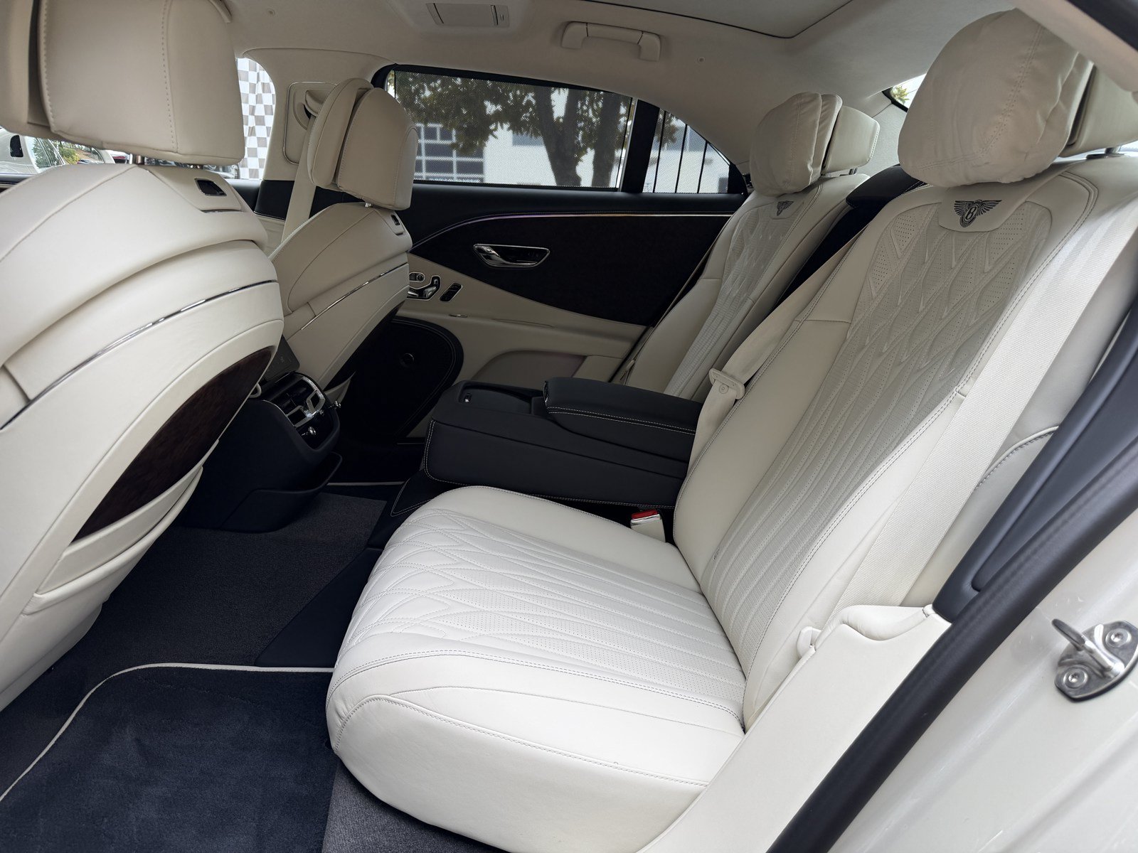 Used 2026 Bentley Flying Spur Azure AWD/4WD image 39