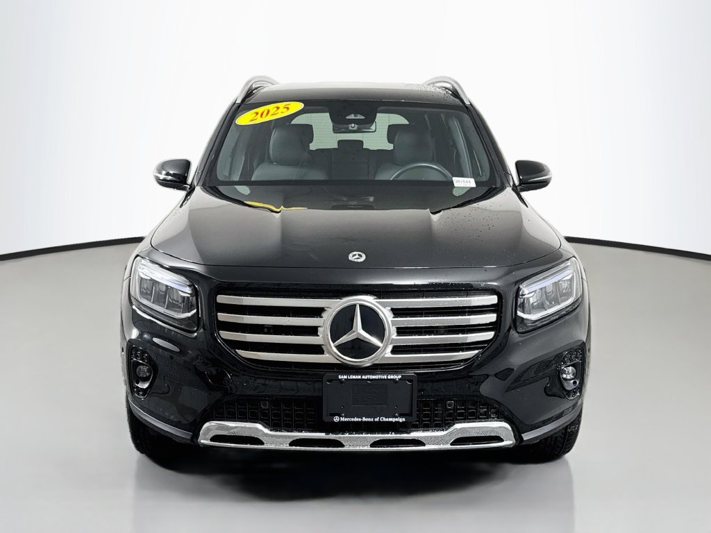 Used 2025 Mercedes-Benz GLB 250 4MATIC w/ Winter Package image 2