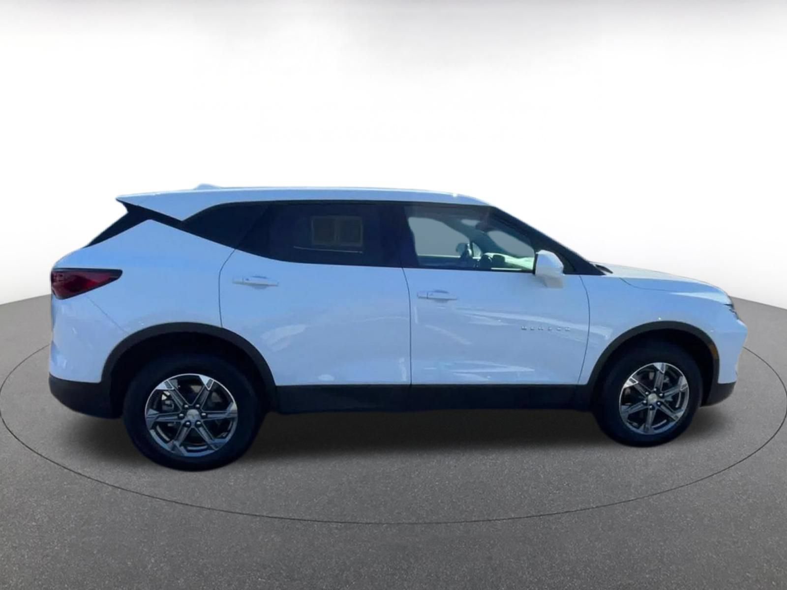 Used 2025 Chevrolet Blazer LT FWD image 15