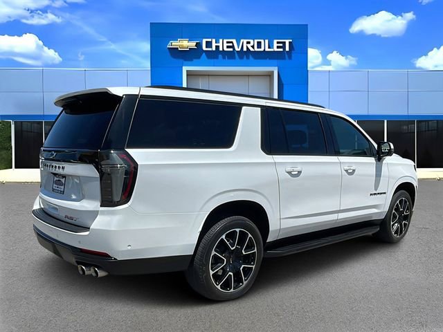 Used 2025 Chevrolet Suburban RST w/ Comfort Package AWD/4WD image 3
