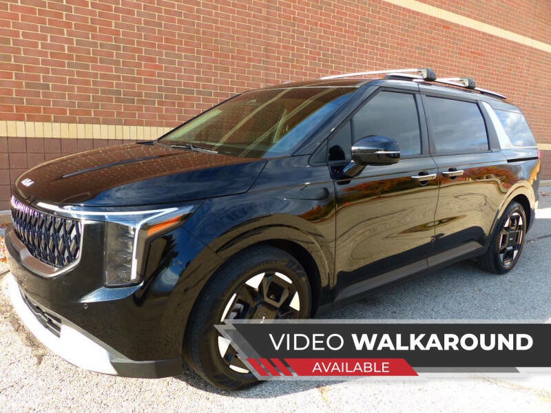 Used 2025 Kia Carnival EX image 1