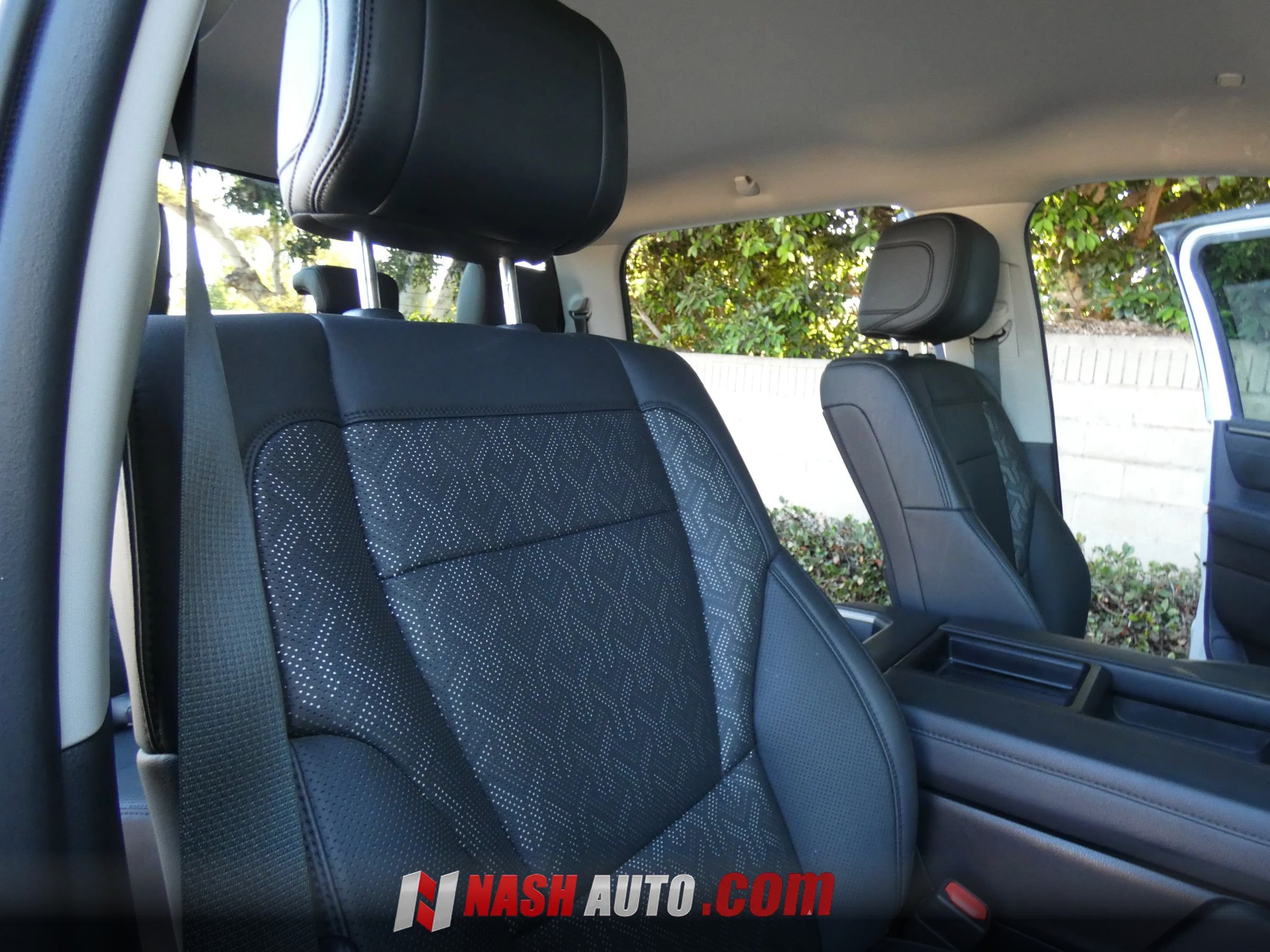 Used 2024 Toyota Tundra Limited AWD/4WD image 32