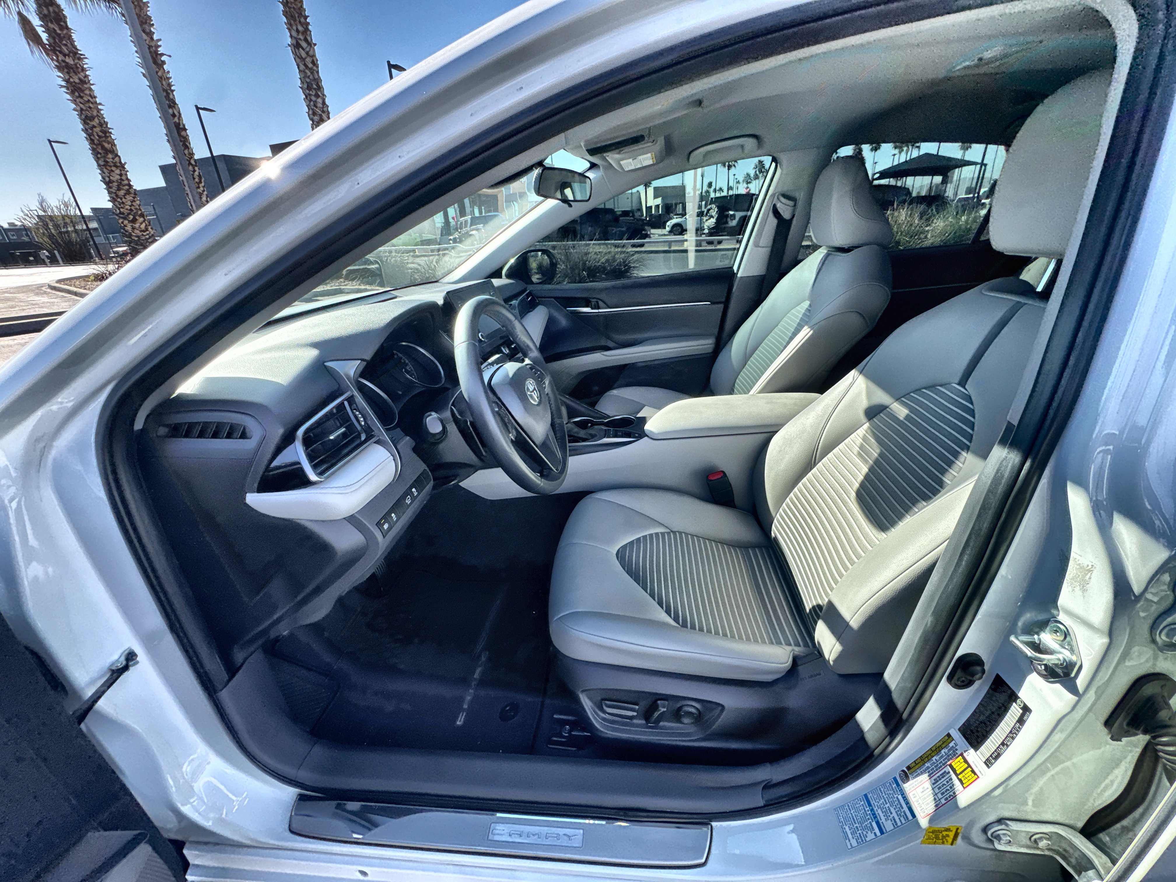 Used 2023 Toyota Camry SE image 10