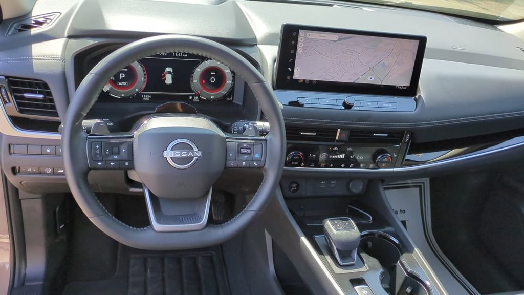 Used 2025 Nissan Rogue SL w/ Tech Package image 17