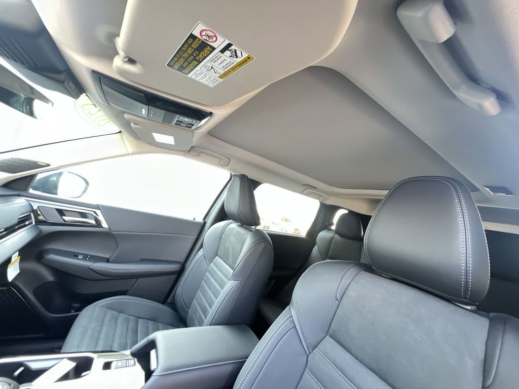 New 2025 Mitsubishi Outlander SE image 22