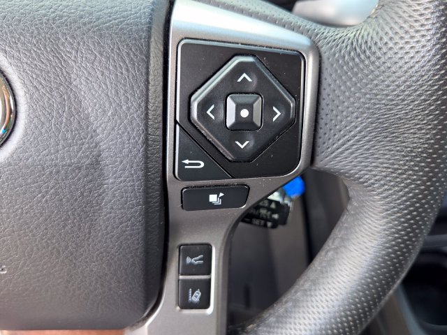 Used 2021 Toyota Tacoma SR5 AWD/4WD image 23