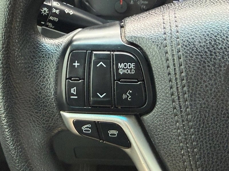 Used 2017 Toyota Sienna LE AWD/4WD image 21
