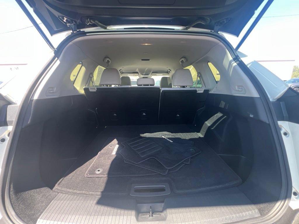 Used 2023 Nissan Rogue SV AWD/4WD image 13