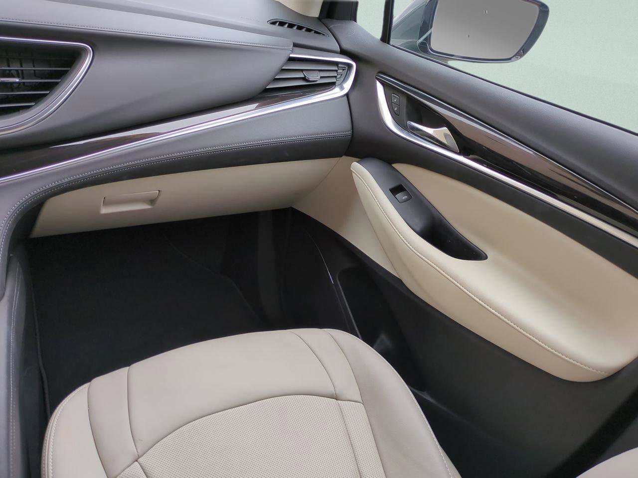 Used 2024 Buick Enclave Essence w/ Technology Package image 17