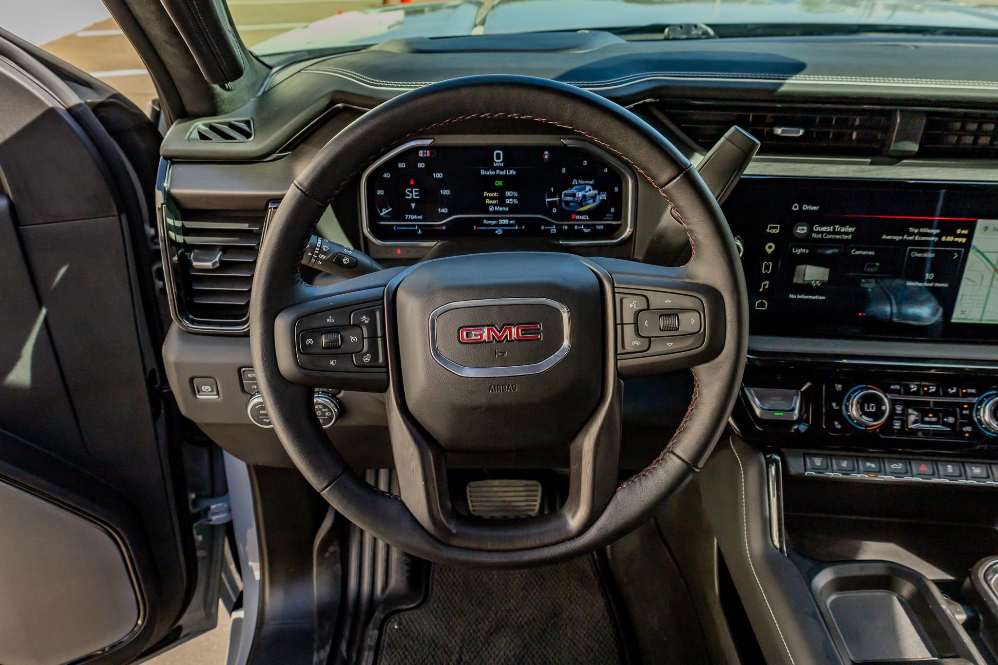 Used 2025 GMC Sierra 2500 AT4X image 19